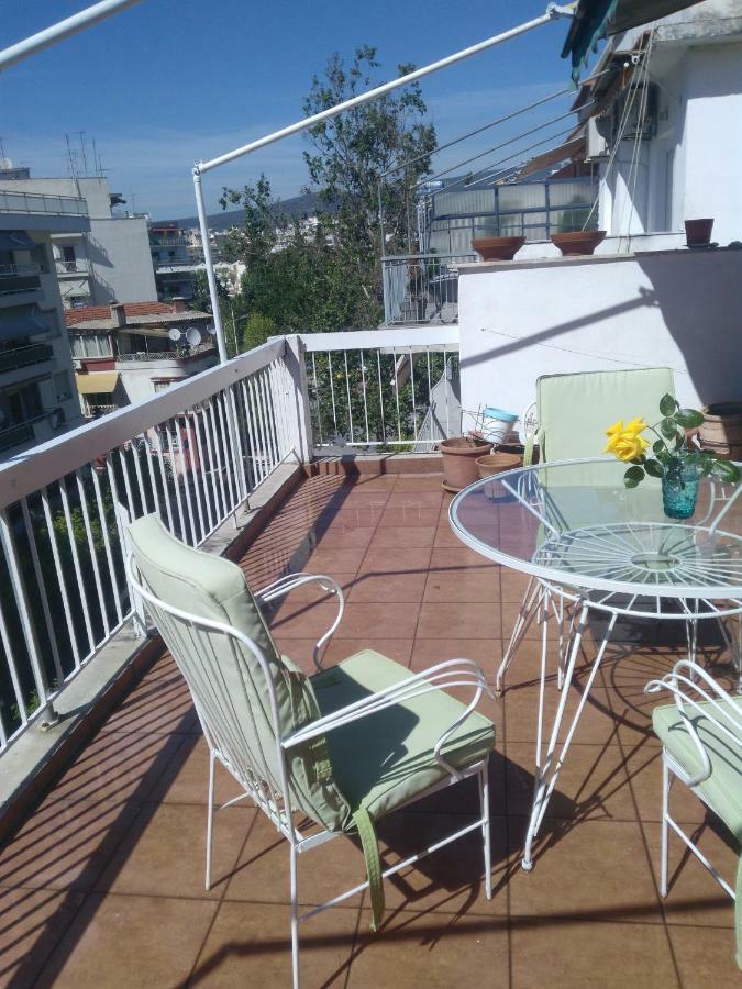 テッサロニキCozy Penthouse Next To Metro Stationアパートメント エクステリア 写真